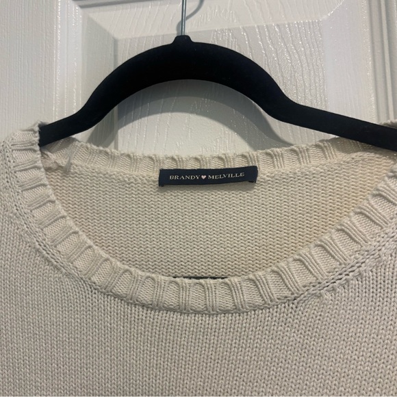 Brandy Melville Oversized Crewneck Sweater - Picture 3 of 3